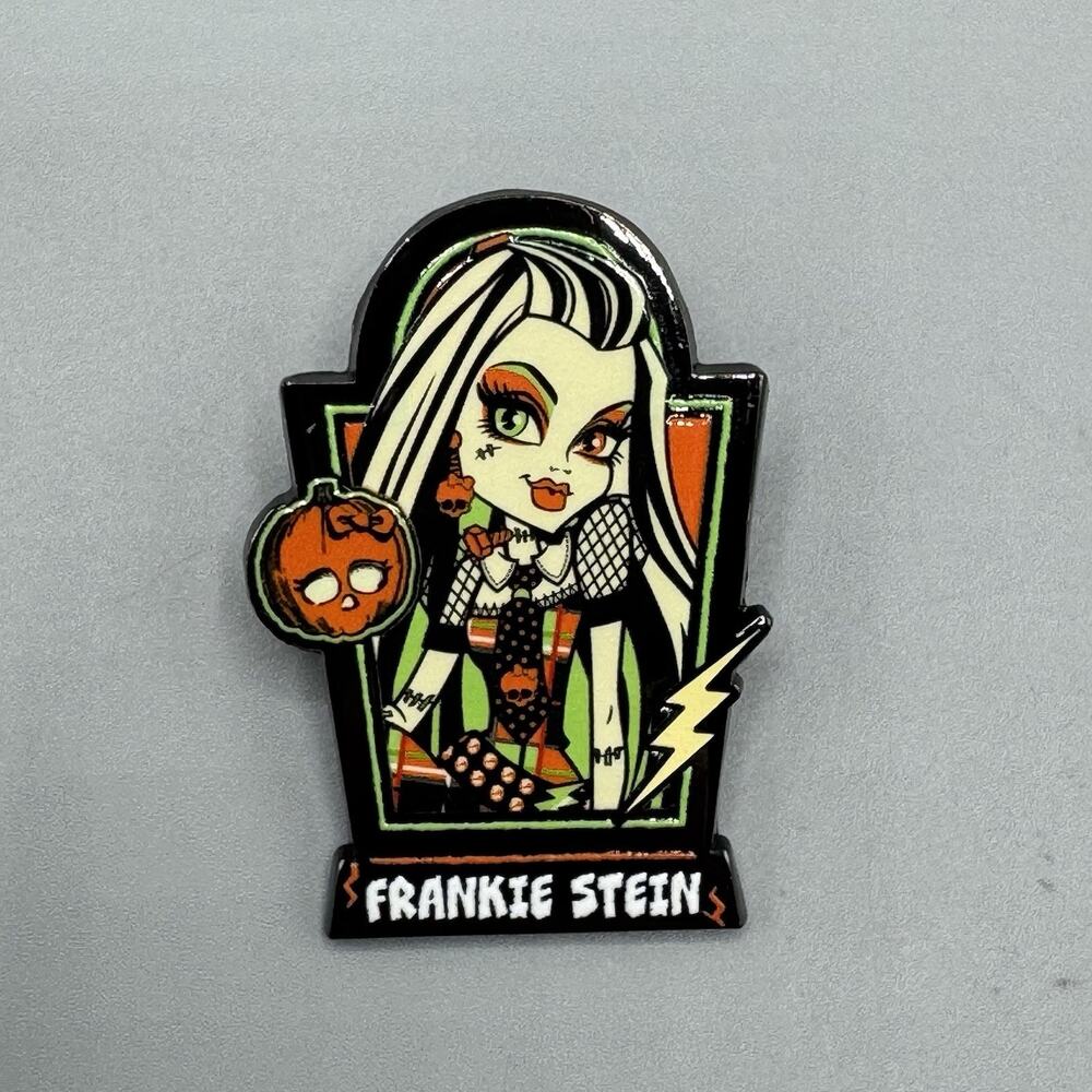 Whatever! Monster High Halloween Coffin Blind Pin FRANKIE STEIN New Open Box